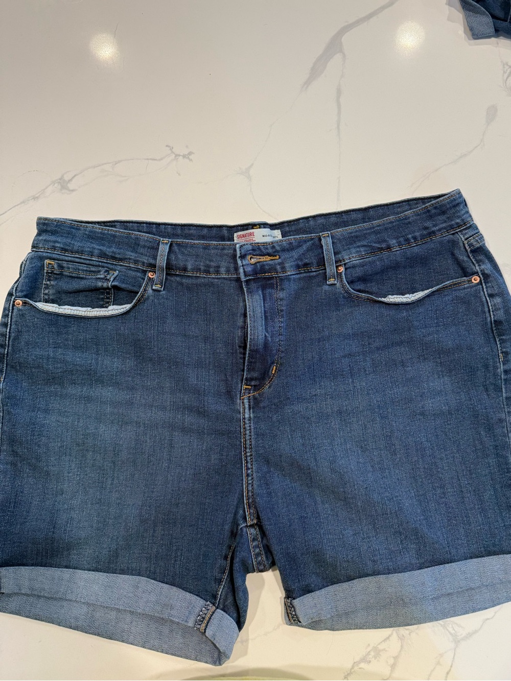 Signature by Levi Strauss Mid-Rise Rolled-Hem Denim Shorts